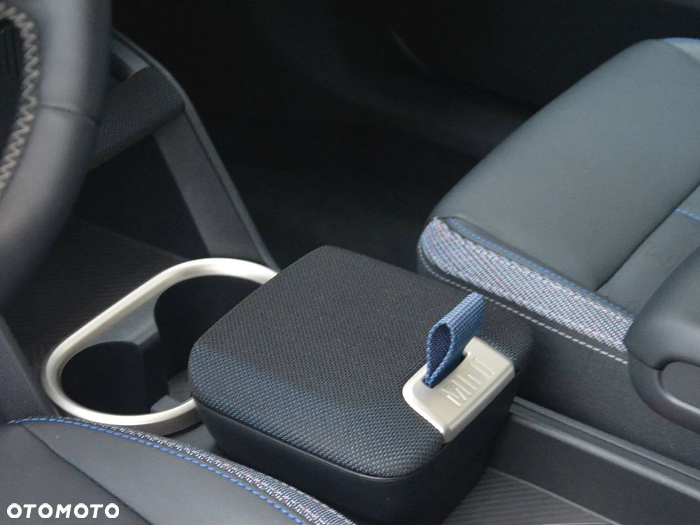 MINI Countryman C Classic Trim - 11