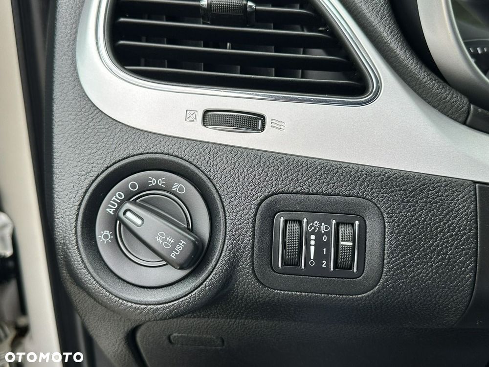 Fiat Freemont 2.0 Multijet Lounge AWD - 29