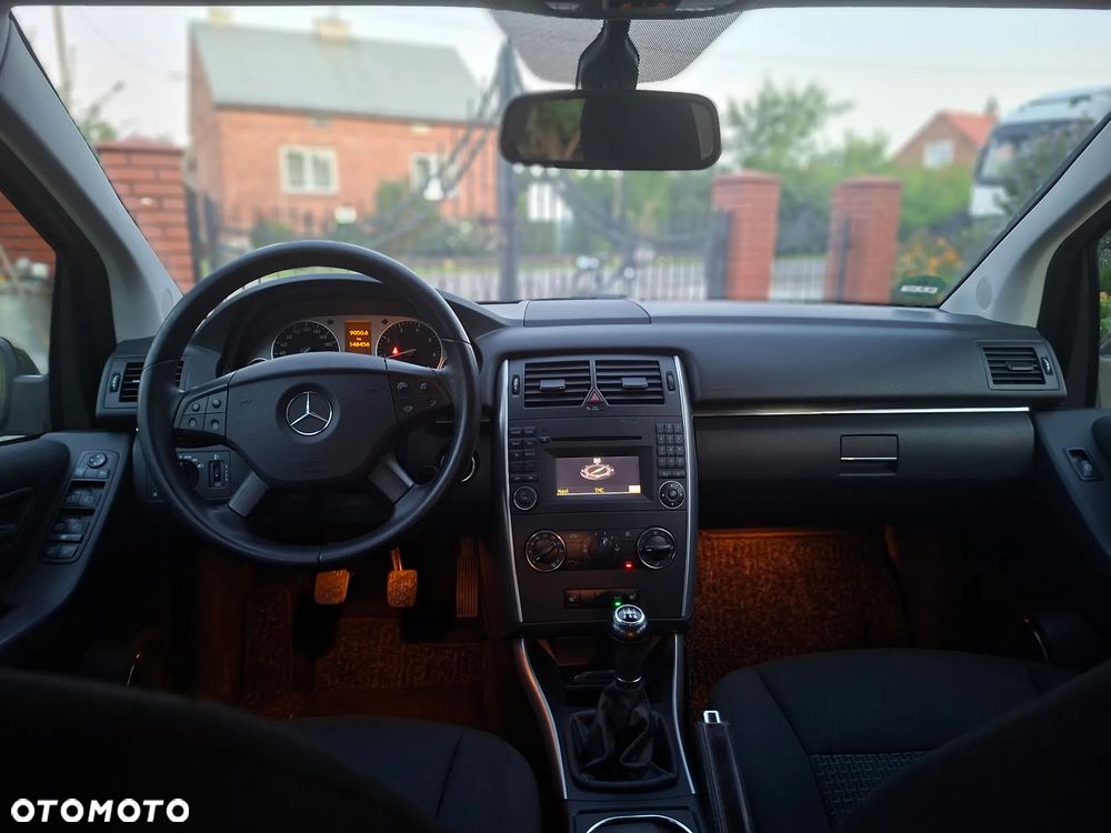 Mercedes-Benz Klasa B 180 BlueEFFICIENCY - 17