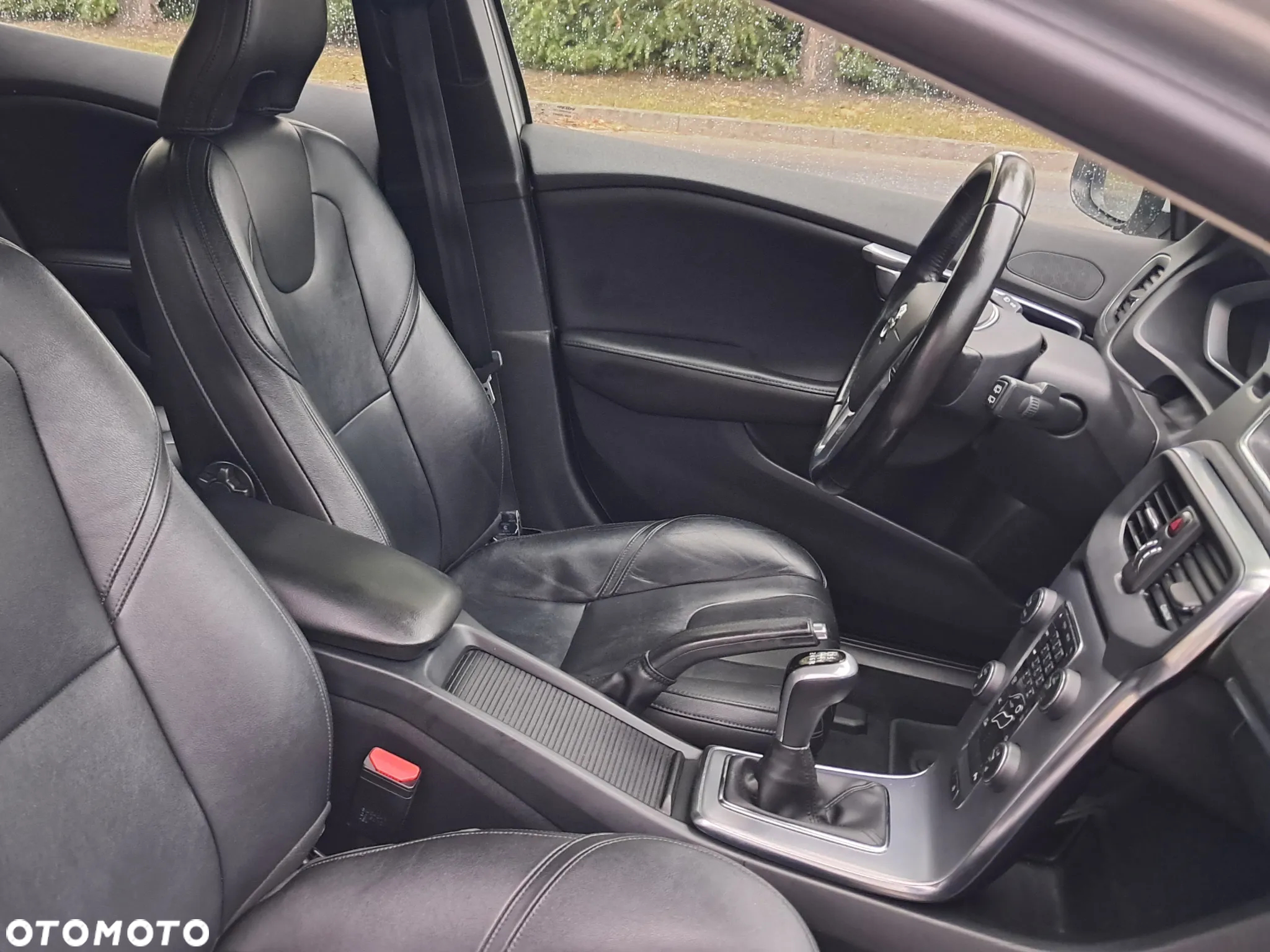 Volvo V40 D2 Drive-E Momentum - 19