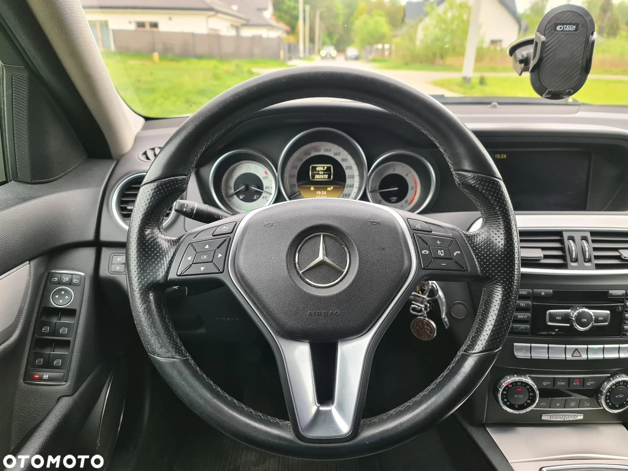 Mercedes-Benz Klasa C 250 CDI BlueEff Avantgarde - 35