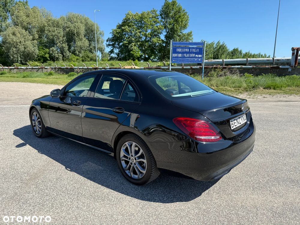 Mercedes-Benz Klasa C 180 7G-TRONIC Exclusive - 35