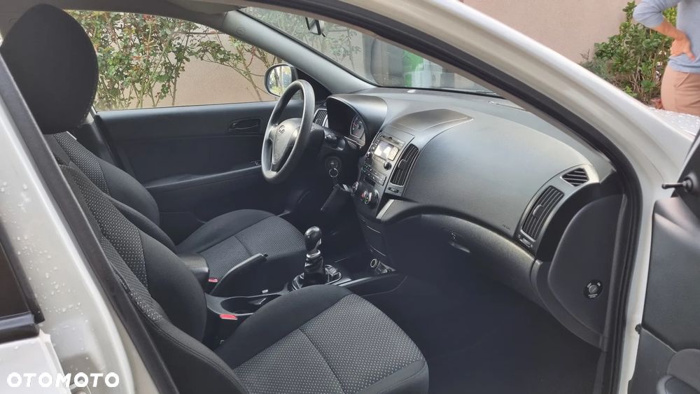 Hyundai i30 i30cw 1.4 blue Comfort - 13