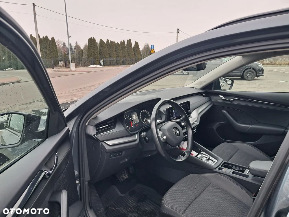 Skoda Octavia 2.0 TDI Ambition DSG - 9