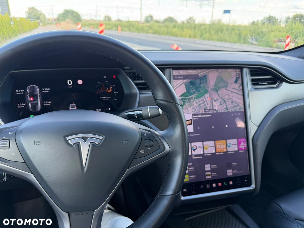 Tesla Model S - 14