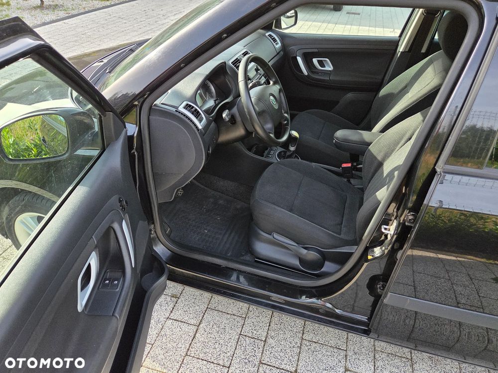 Skoda Fabia 1.6 16V STYLE Edition - 7