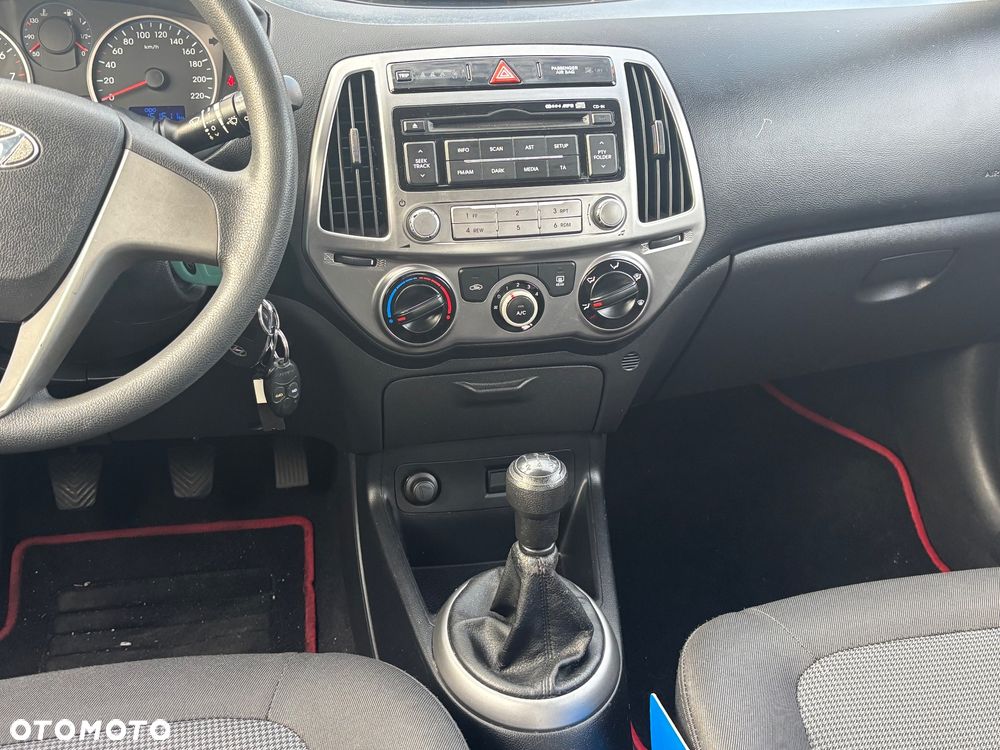 Hyundai i20 1.2 Fifa World Cup Edition - 19