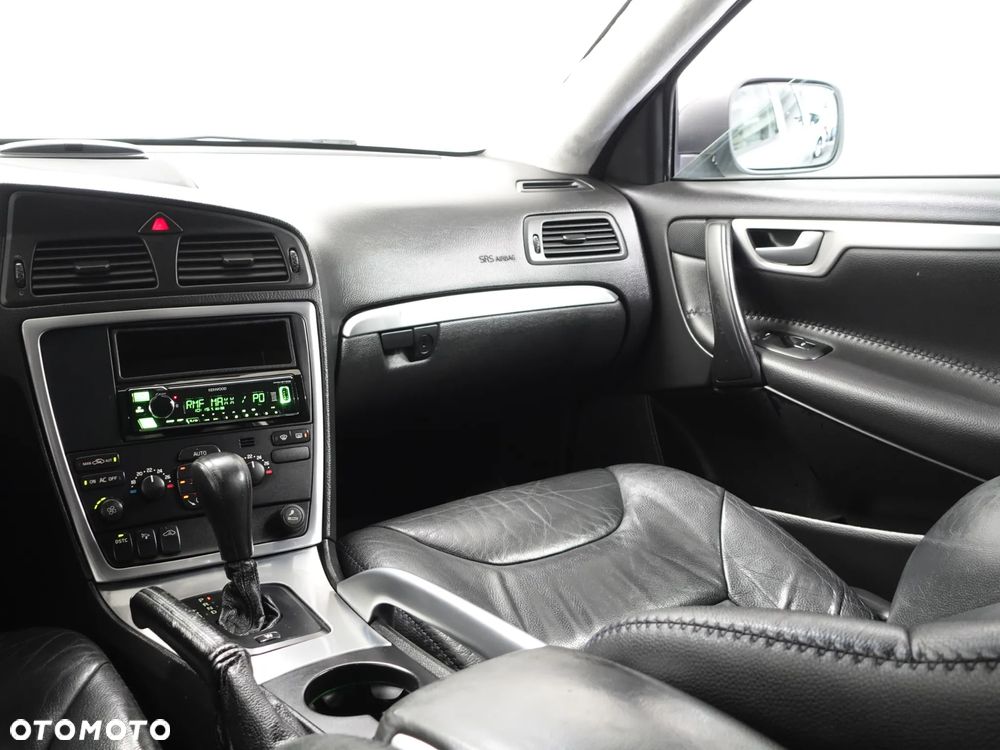 Volvo XC 70 D5 AWD Momentum - 35