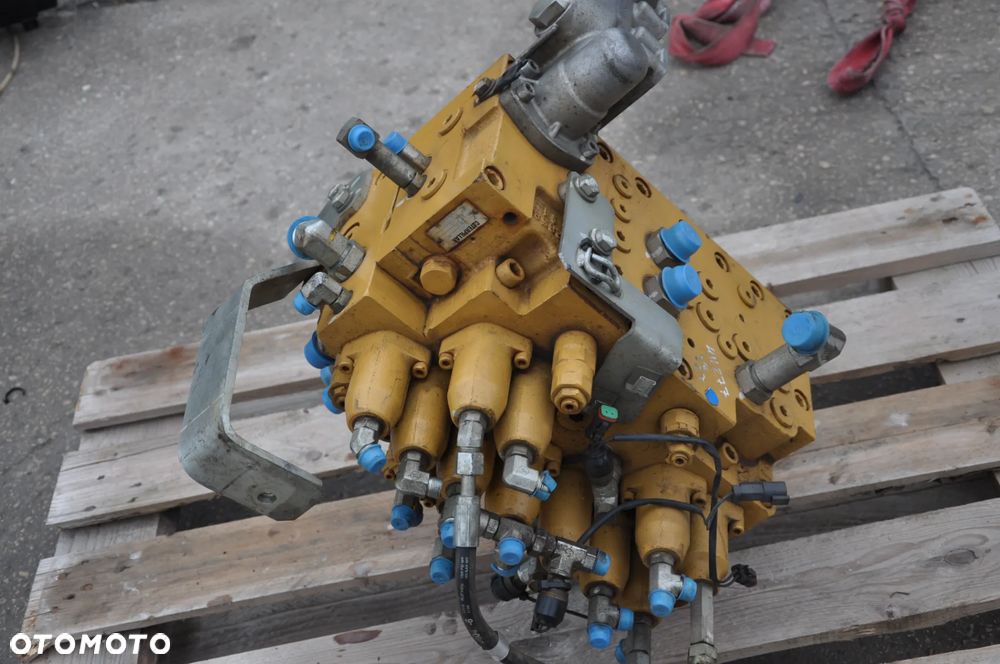 Rozdzielacz hydrauliczny Cat Caterpillar 312 D - 6