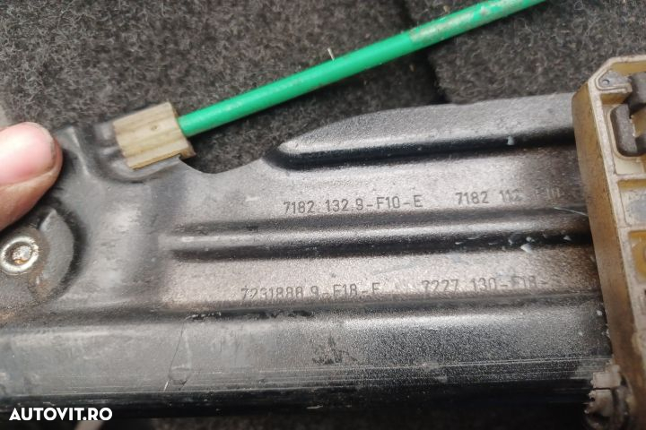 Macara geam fata dreapta electrica 71821329 7746023802 942889100 7182 - 3
