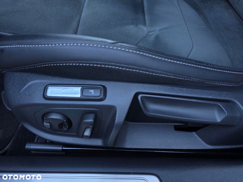 Volkswagen Arteon 2.0 TDI 4Motion R-Line DSG - 25