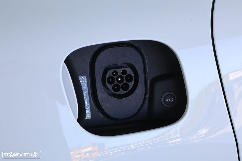 Porsche Macan Electric 4 - 13