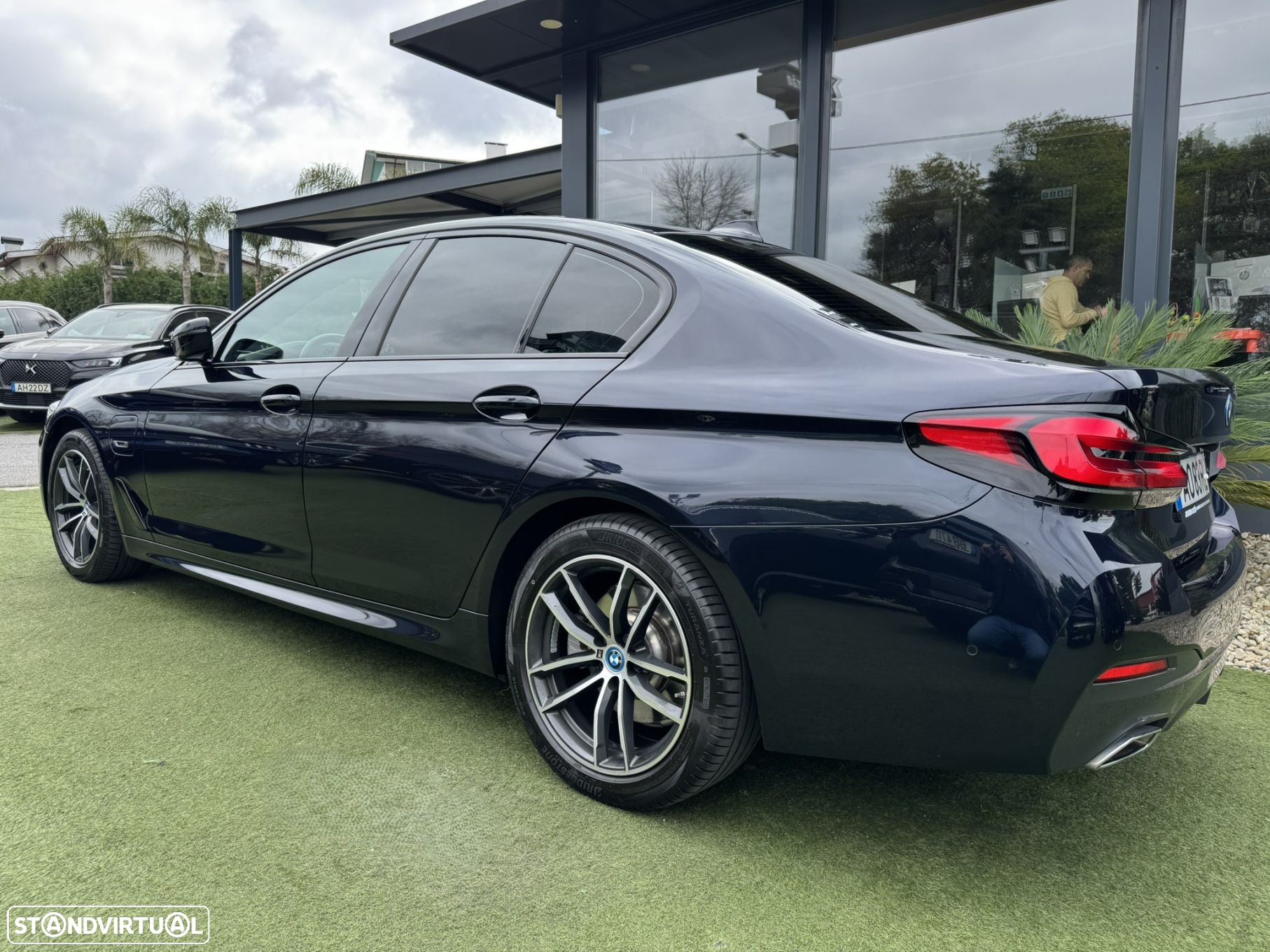 BMW 520 e Pack M - 13