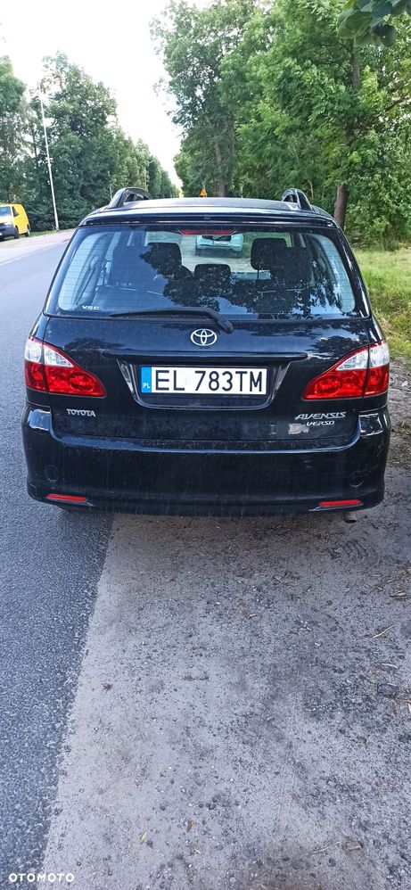 Toyota Avensis Verso 2.0 - 5