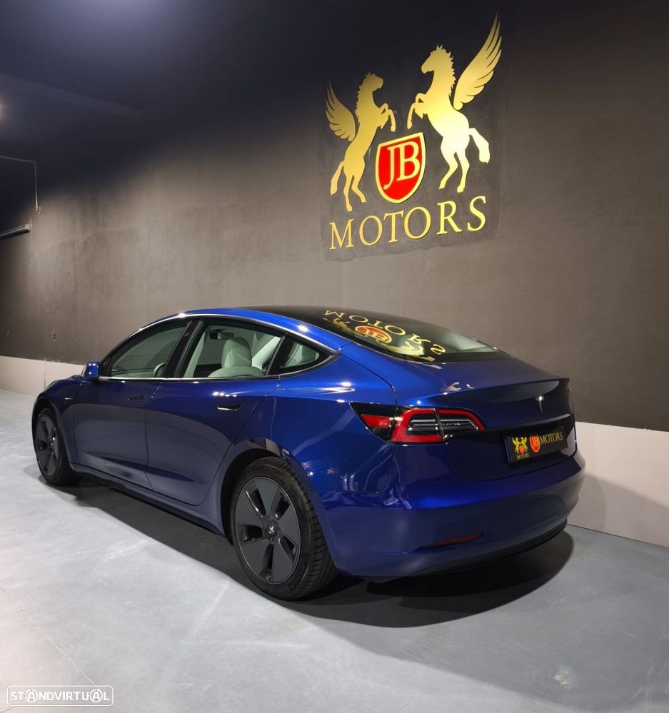 Tesla Model 3 - 3