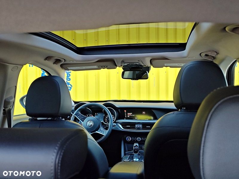 Alfa Romeo Stelvio 2.0 Turbo 16V AT8-Q4 Veloce Ti - 14