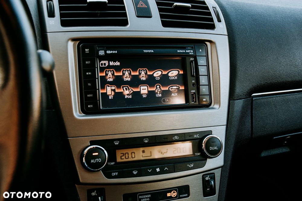 Toyota Avensis 1.8 Sol plus NAVI - 14