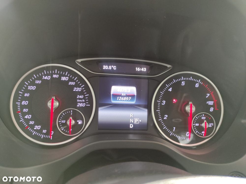 Mercedes-Benz GLA - 8