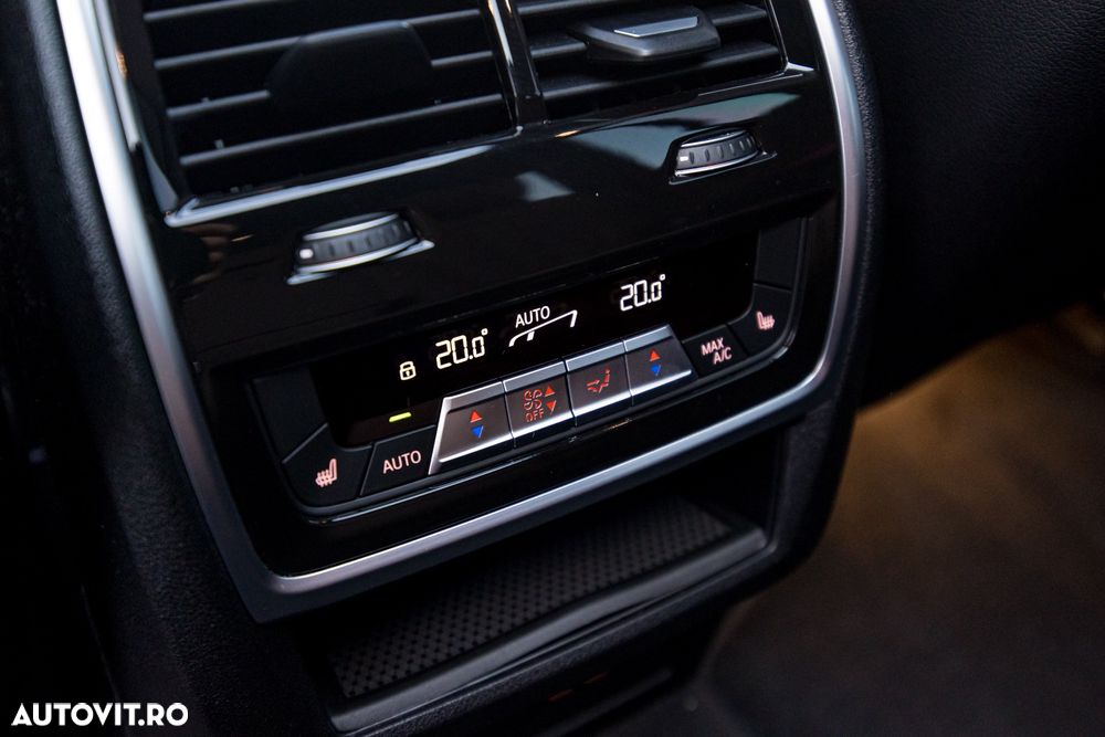 BMW X7 M60i xDrive AT MHEV - 39