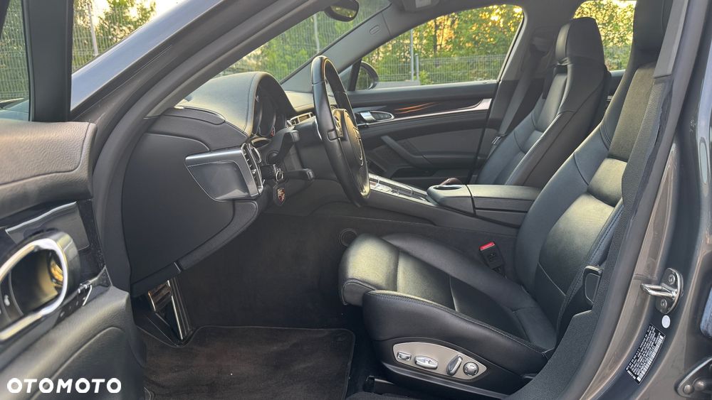 Porsche Panamera 4S - 15