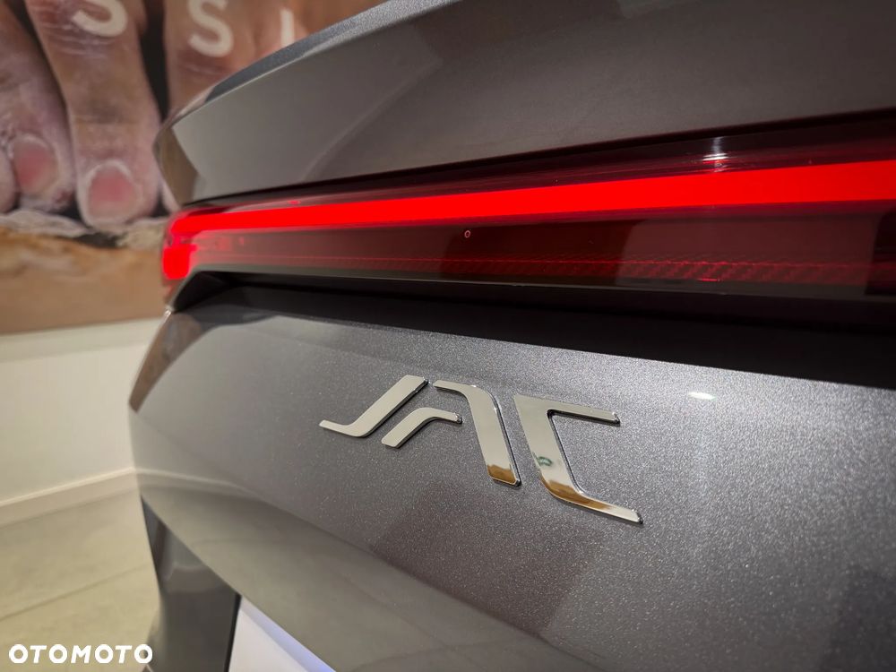 JAC J7 Plus CVT - 13