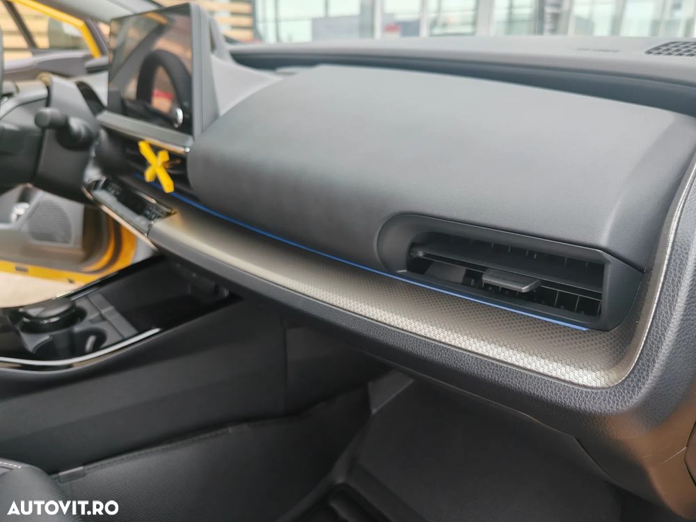 Toyota Prius 2.0 FWD PHEV Exclusive - 36