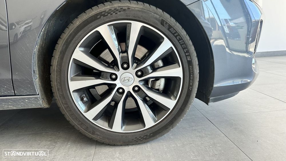 Hyundai i30 1.6 CRDI Comfort+Navi - 18