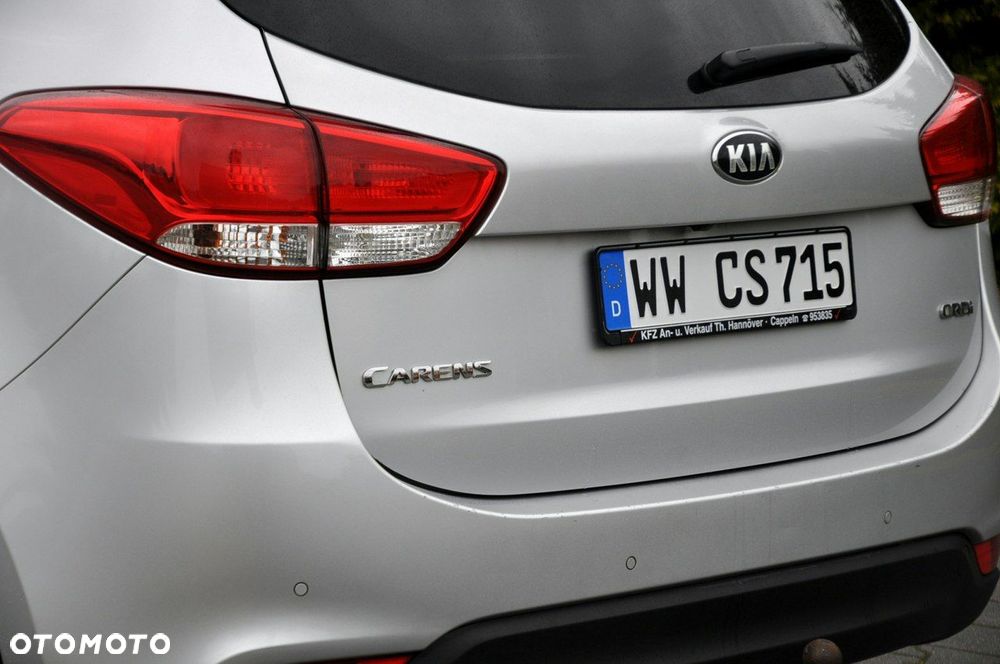 Kia Carens - 16