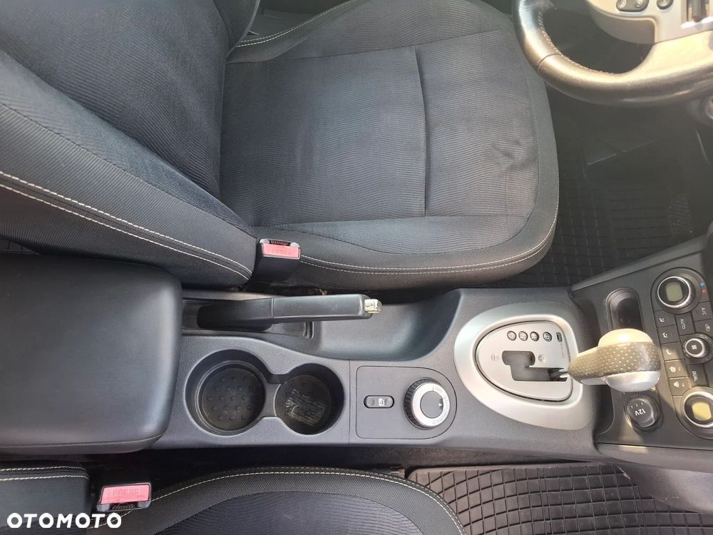 Nissan Qashqai 2.0 dCi DPF 4x4 tekna - 13