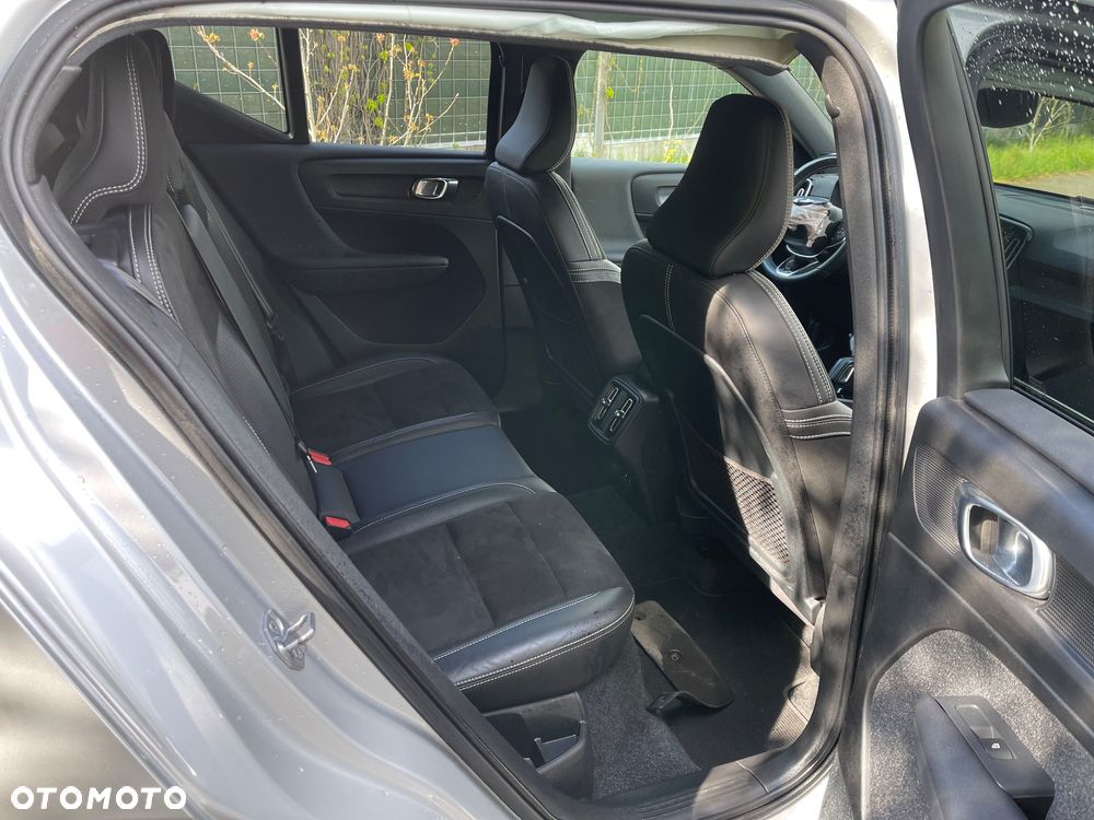 Volvo XC 40 D4 AWD Geartronic R-Design - 19