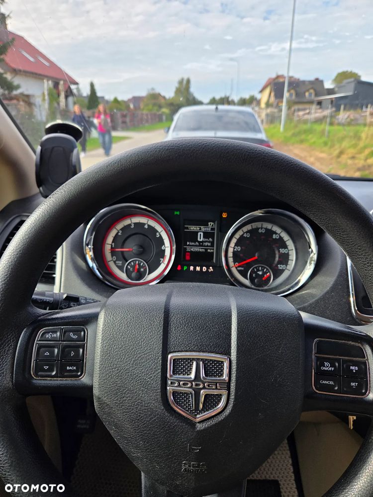 Dodge Grand Caravan - 6