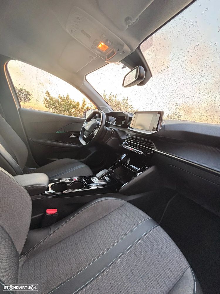 Peugeot e-208 Allure Pack - 17