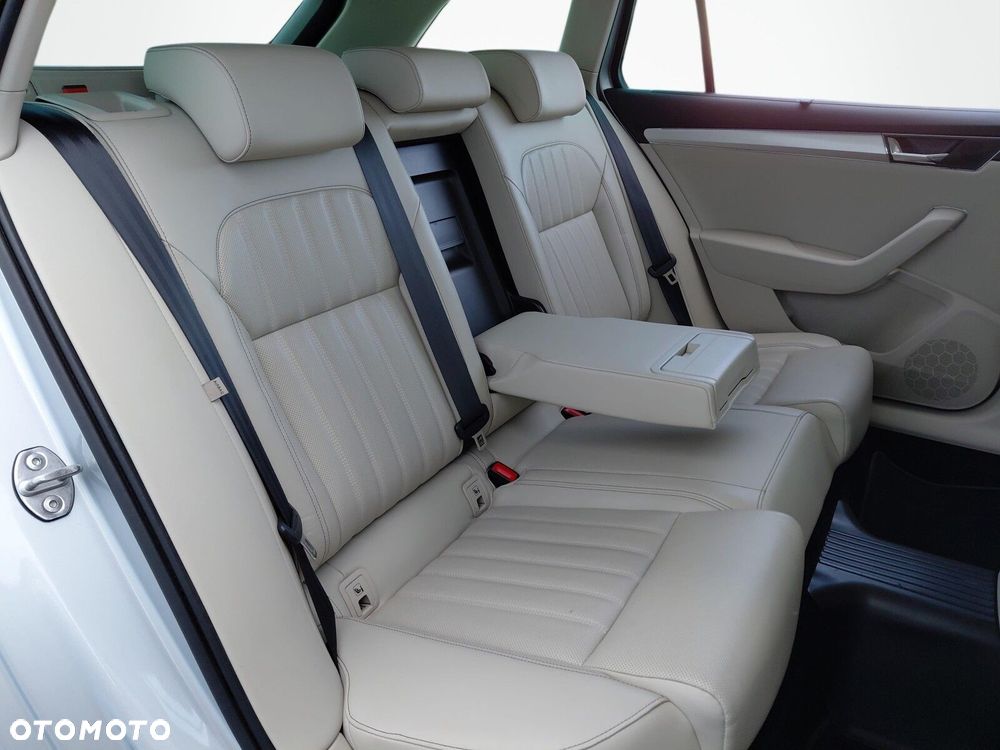 Skoda Superb 2.0 TSI L&K DSG - 14