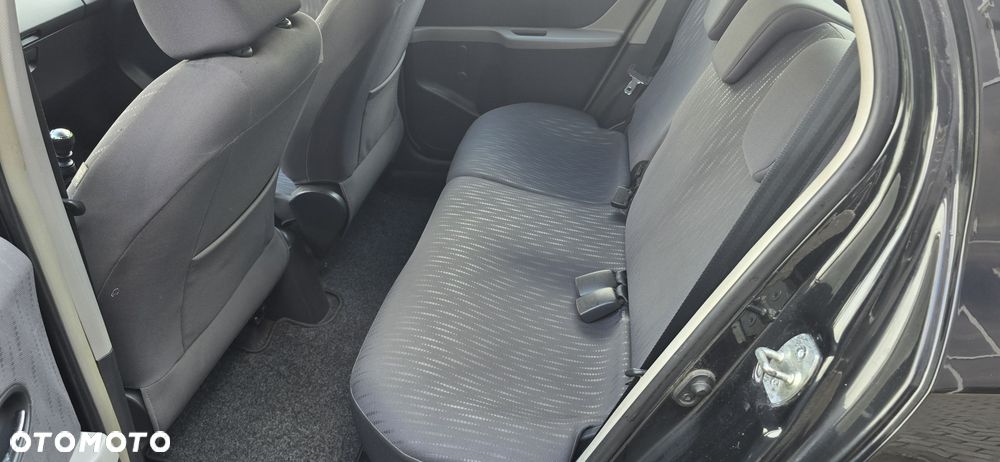 Toyota Yaris - 8