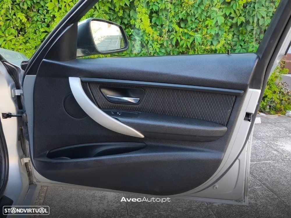 BMW 318 d Aut. Advantage - 24