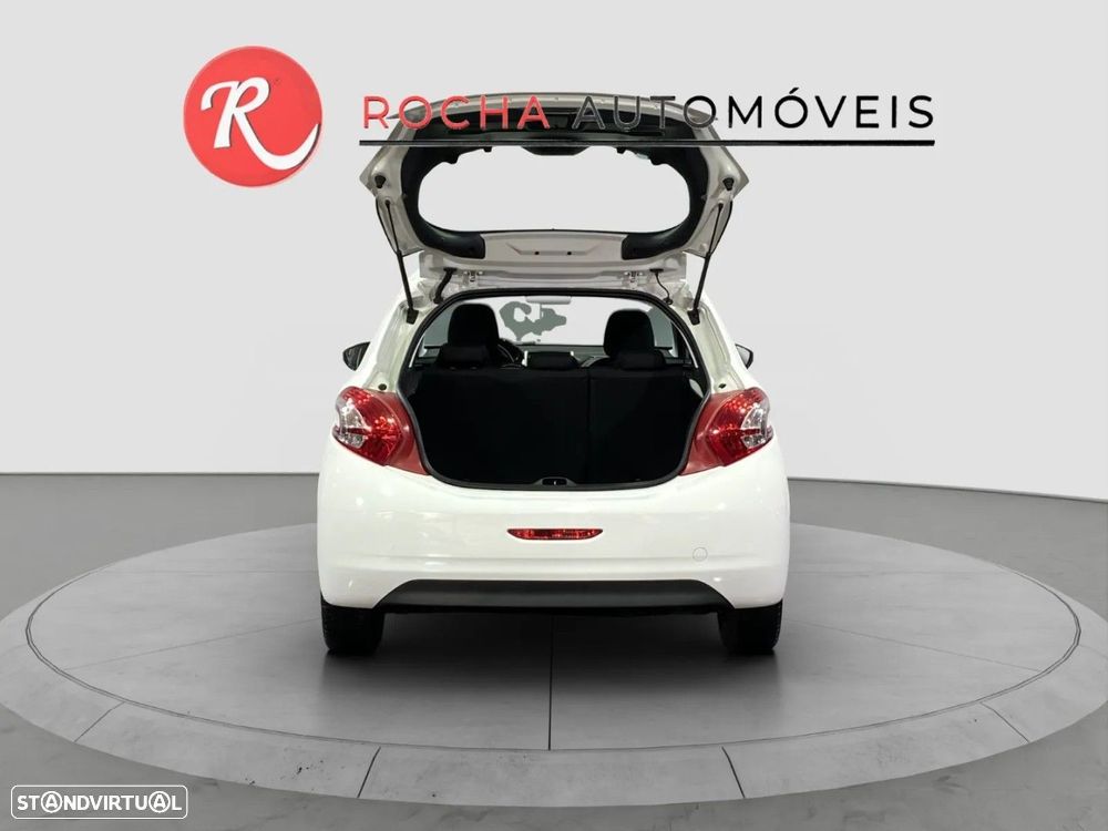 Peugeot 208 1.2 VTi SE Style - 11