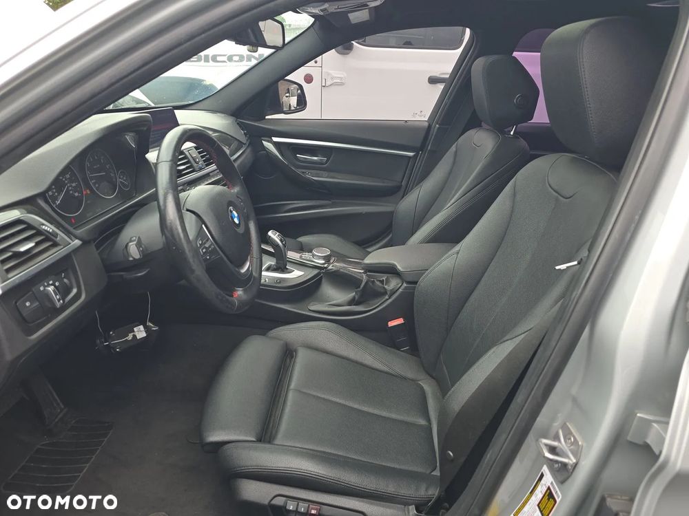 BMW Seria 3 330i GPF Luxury Line sport - 14