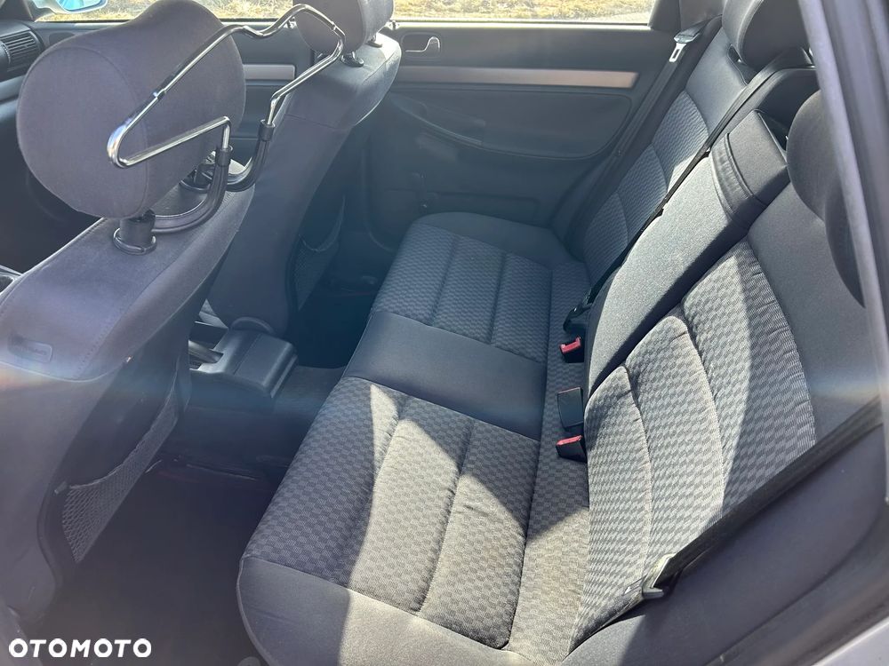 Audi A4 Avant - 9