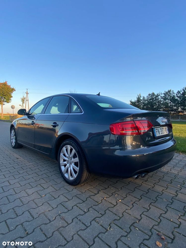 Audi A4 Limousine - 12