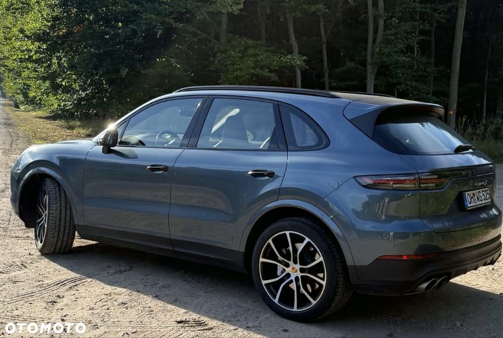 Porsche Cayenne - 2