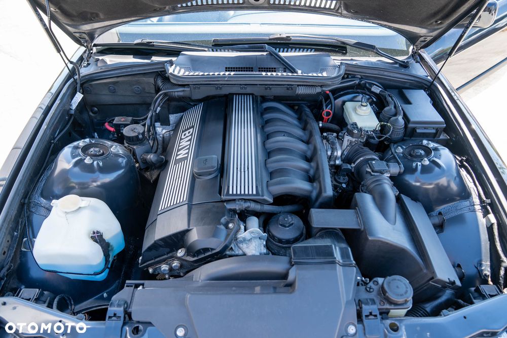 BMW Seria 3 320i - 15