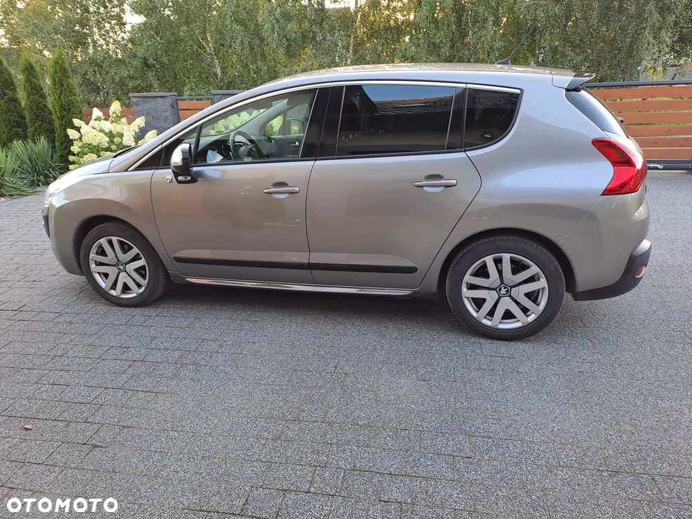 Peugeot 3008 Hybrid4 - 10
