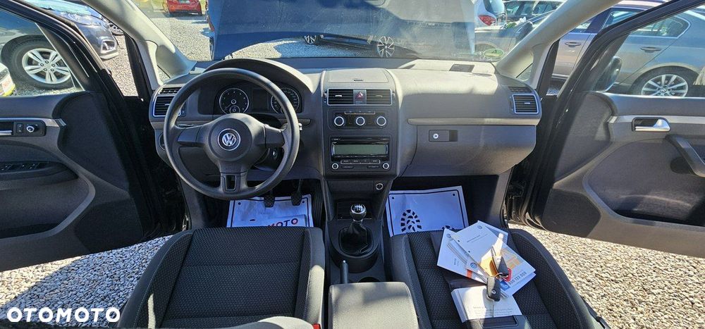 Volkswagen Touran - 31
