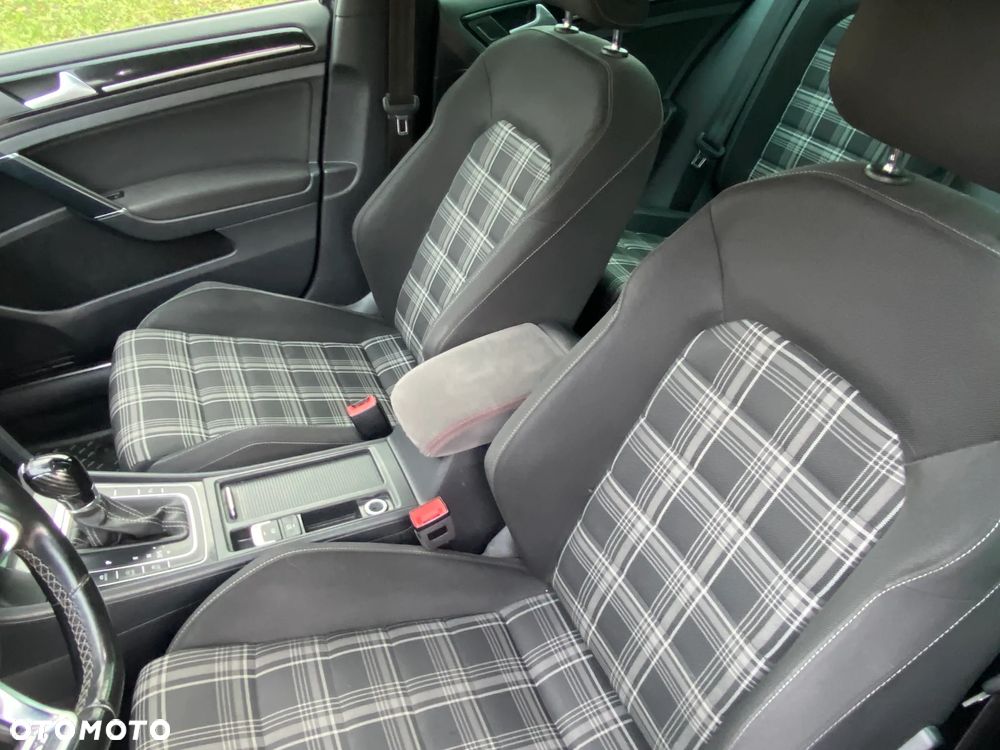 Volkswagen Golf 2.0 TDI BMT GTD DSG - 12