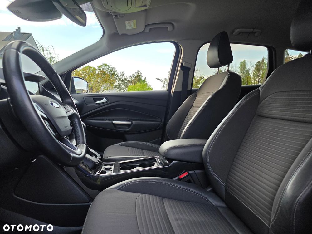 Ford Kuga 2.0 TDCi 4WD Titanium Plus - 29