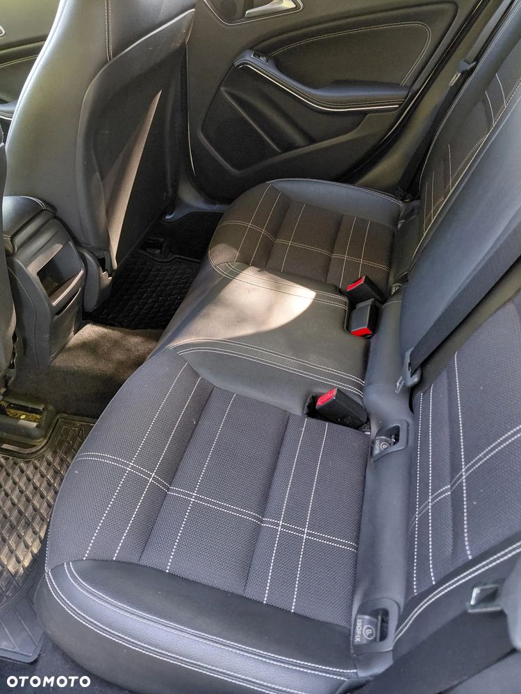 Mercedes-Benz GLA 180 (CDI) d - 35