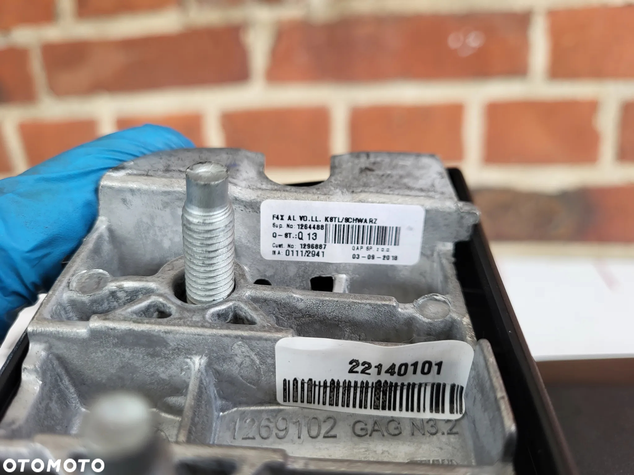 BMW X2 F39 Podłokietnik Schowek tunela środkowego  1264488 - 8