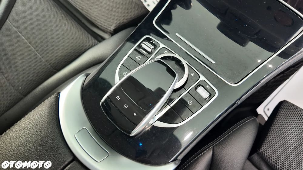 Mercedes-Benz Klasa C 200 7G-TRONIC - 37