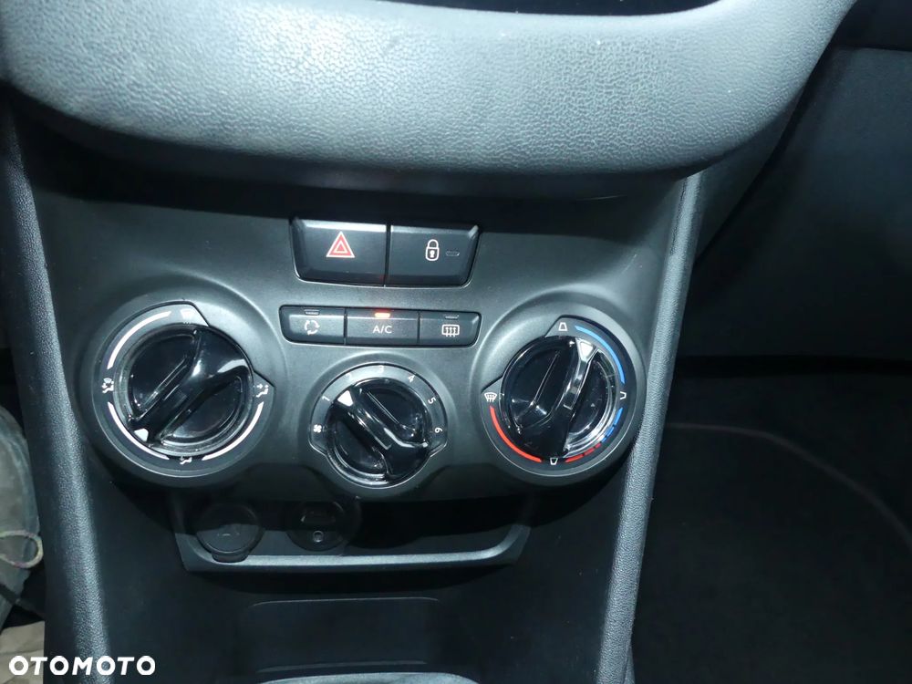 Peugeot 208 1.2 PureTech GPF Signature S&S EAT6 - 28