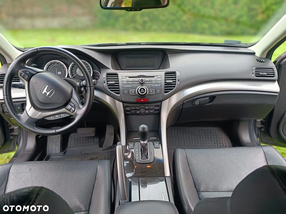 Honda Accord 2.4 Executive - 11